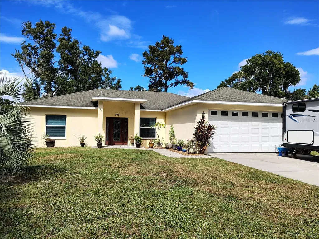 876 Cr 467 Lake Panasoffkee FL 33538