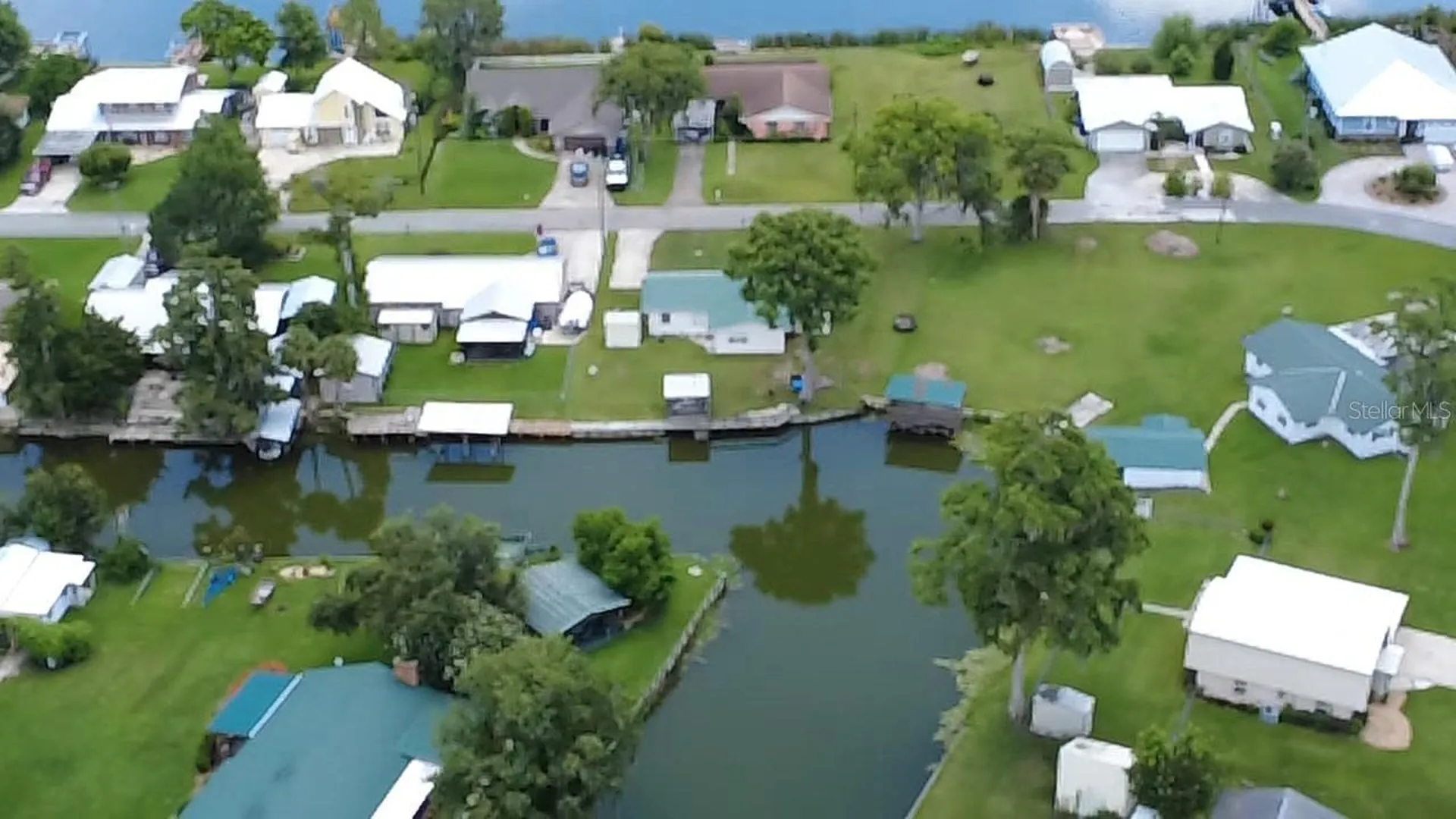 876 Cr 467 Lake Panasoffkee FL 33538