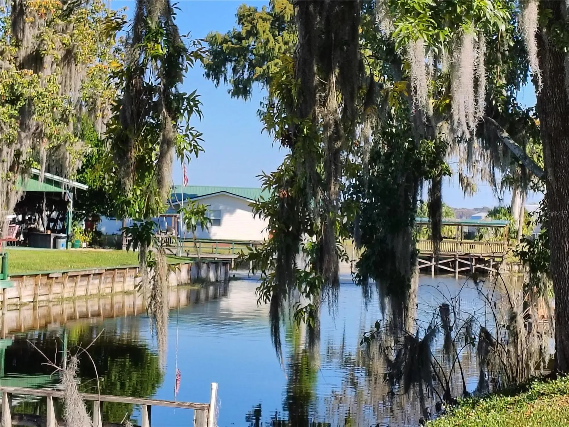 876 Cr 467 Lake Panasoffkee FL 33538