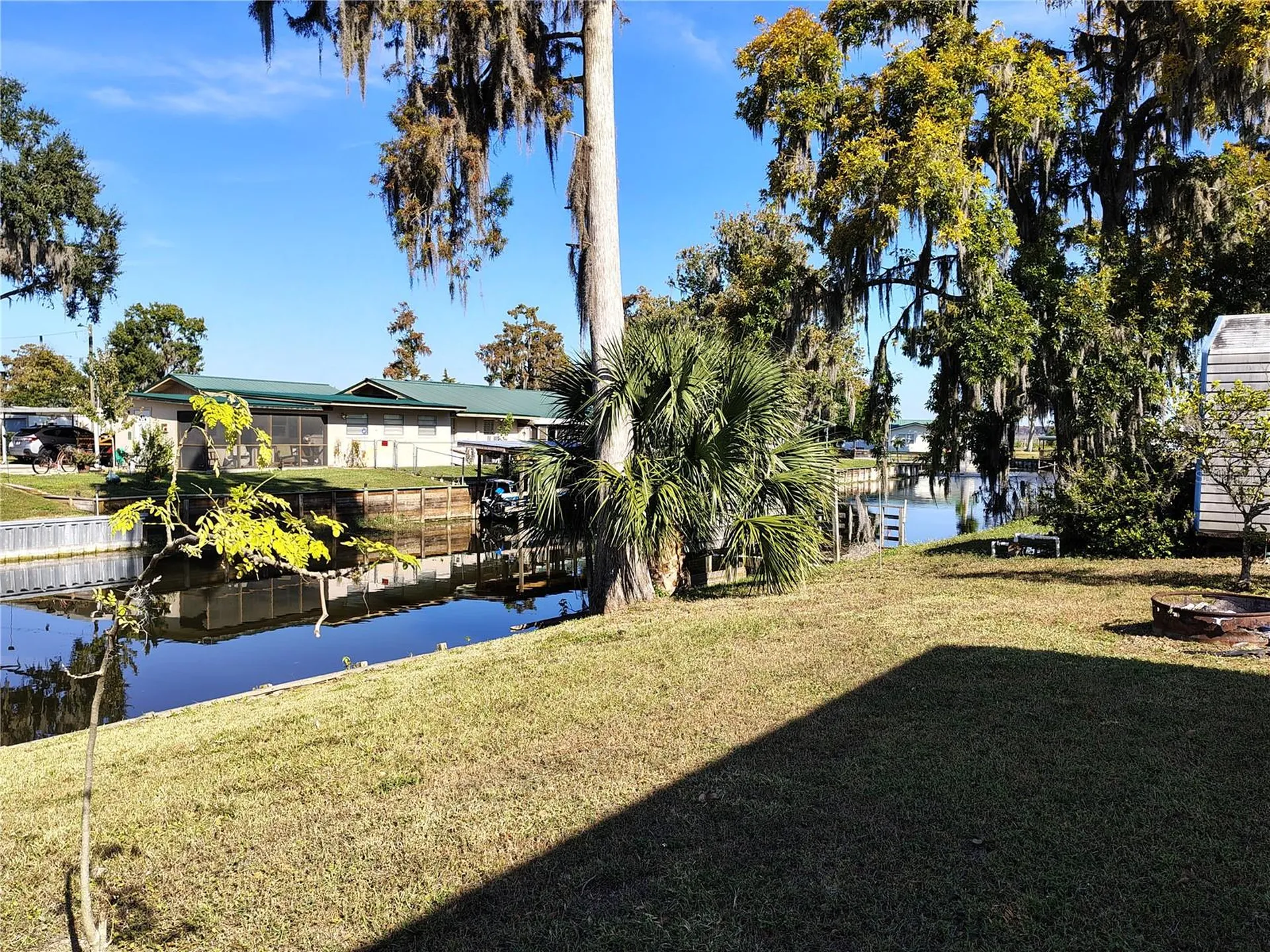 876 Cr 467 Lake Panasoffkee FL 33538