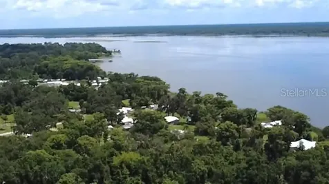 876 Cr 467 Lake Panasoffkee FL 33538