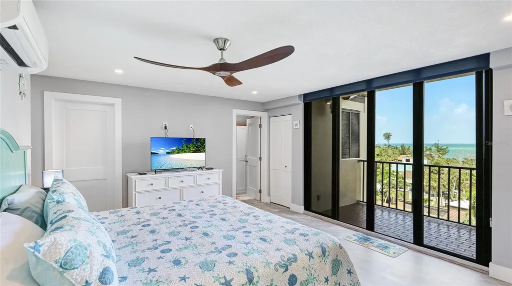 22 Sandy Cove Road Sarasota FL 34242