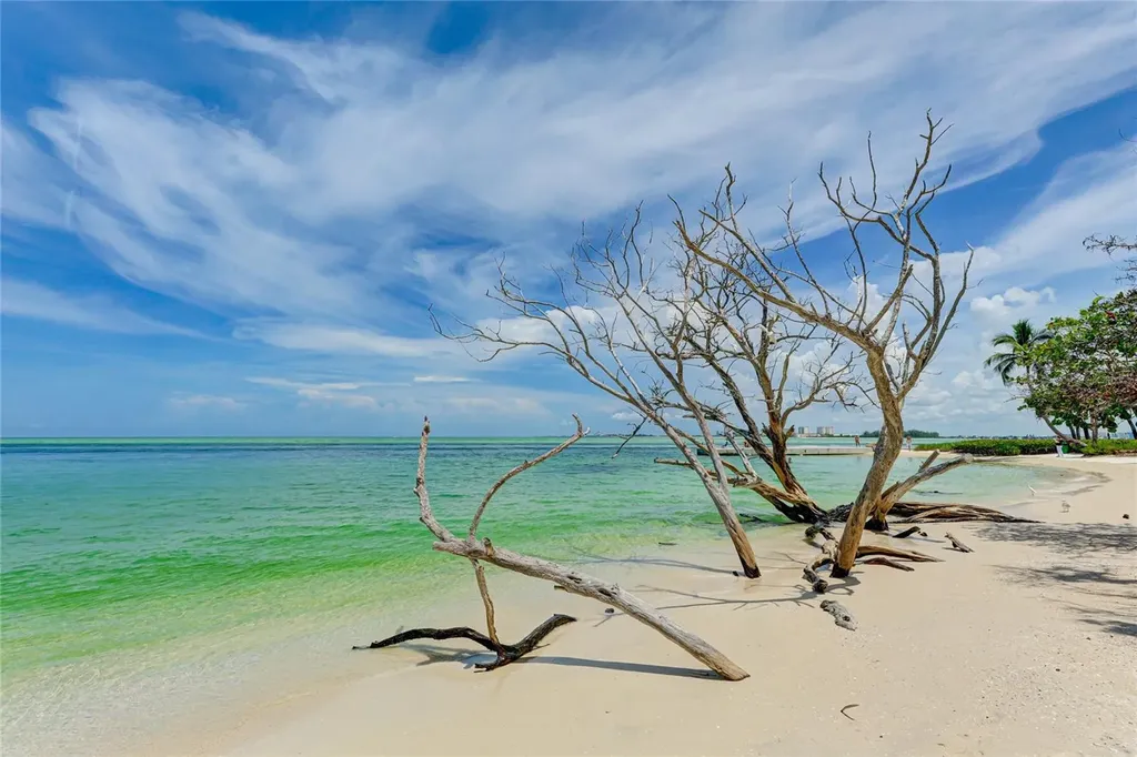 22 Sandy Cove Road Sarasota FL 34242