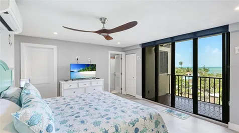 22 Sandy Cove Road Sarasota FL 34242