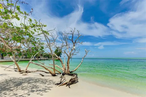 22 Sandy Cove Road Sarasota FL 34242