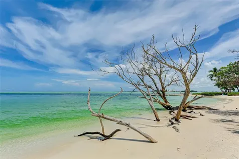 22 Sandy Cove Road Sarasota FL 34242