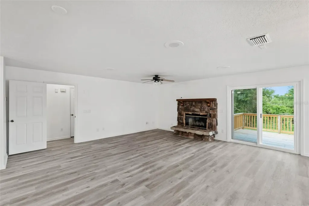 41636 Outlaw Lane Weirsdale FL 32195