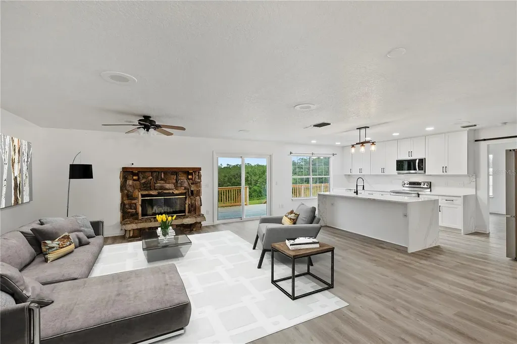 41636 Outlaw Lane Weirsdale FL 32195