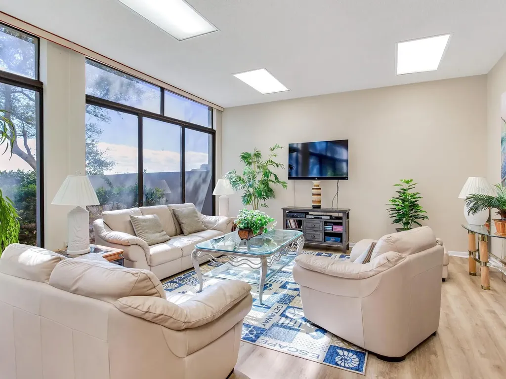 660 Island Way Clearwater Beach FL 33767