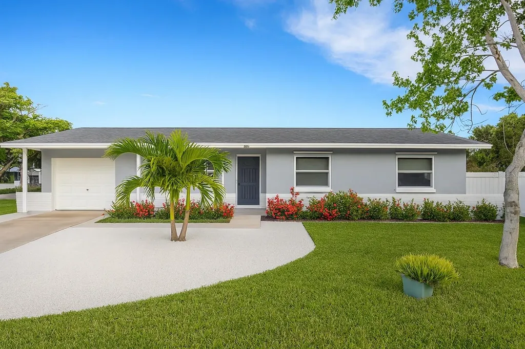 270 Northeast Boulevard N St Petersburg FL 33702