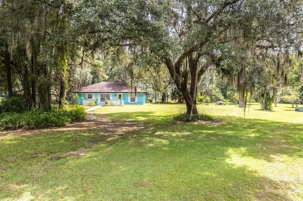 8465 NW 186th Street Reddick FL 32686
