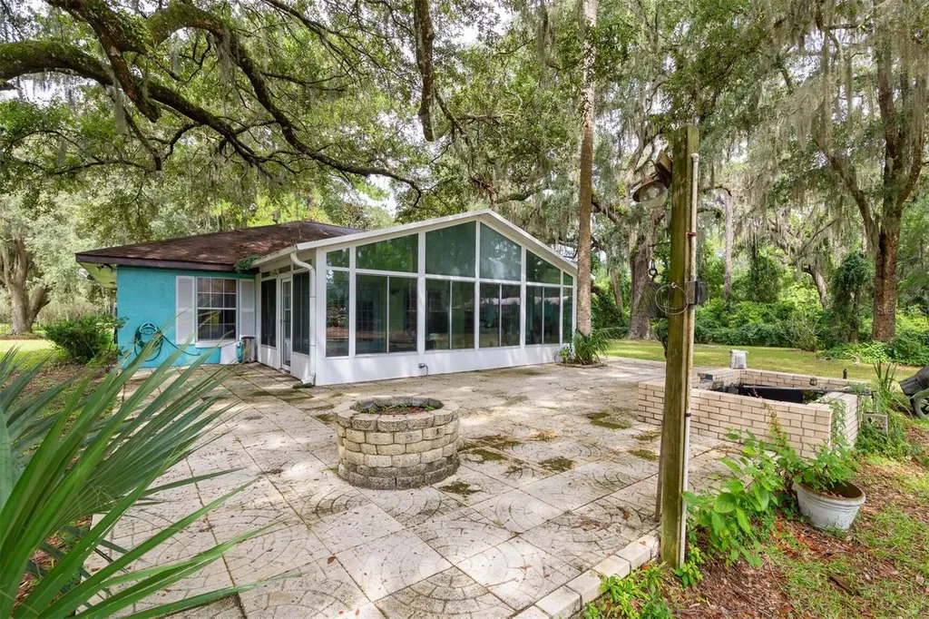 8465 NW 186th Street Reddick FL 32686