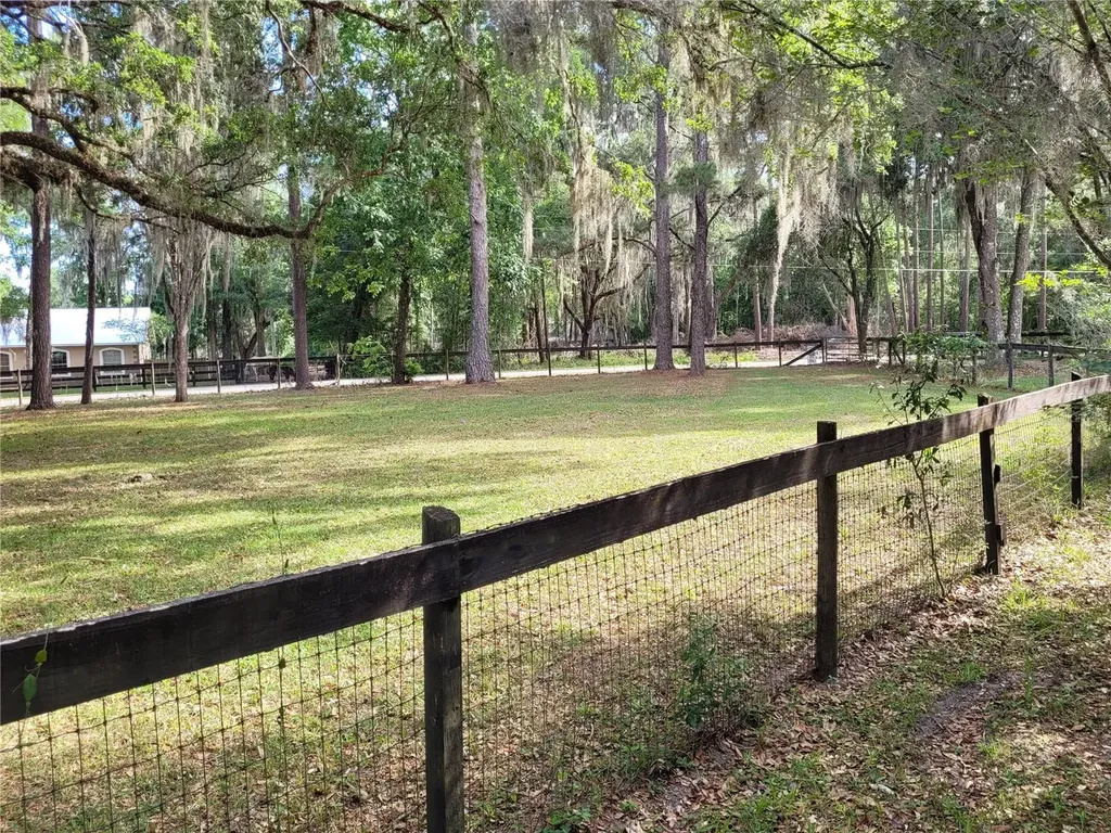 8465 NW 186th Street Reddick FL 32686