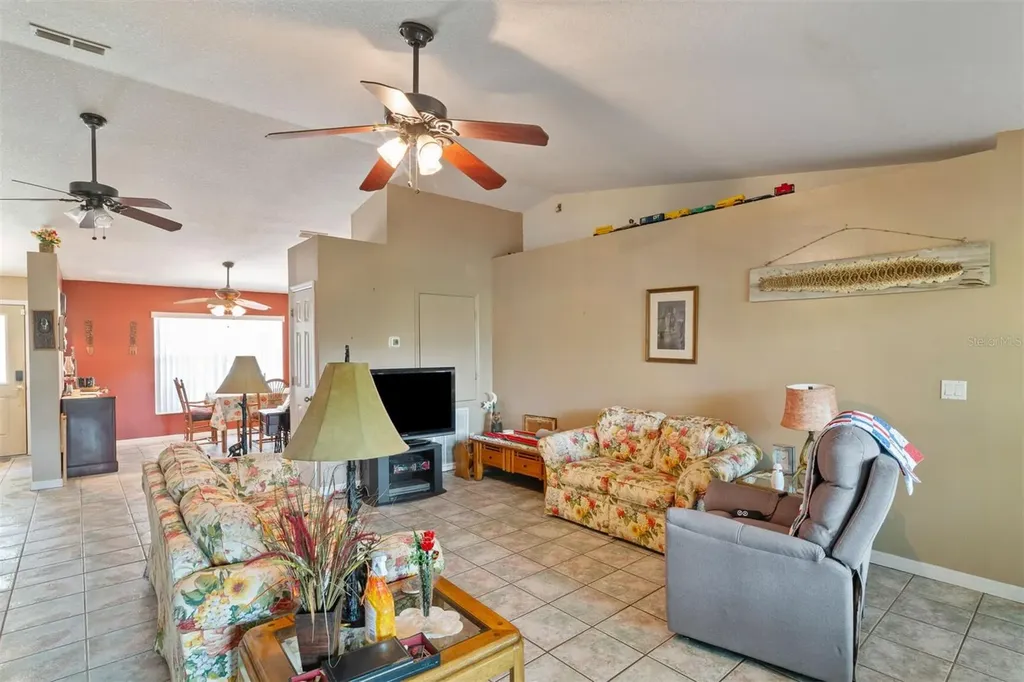 8465 NW 186th Street Reddick FL 32686