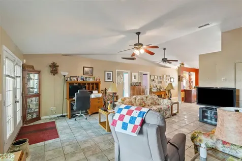 8465 NW 186th Street Reddick FL 32686
