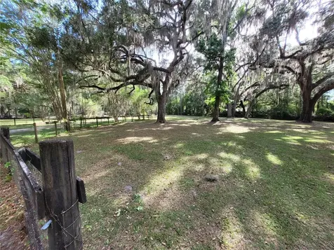 8465 NW 186th Street Reddick FL 32686