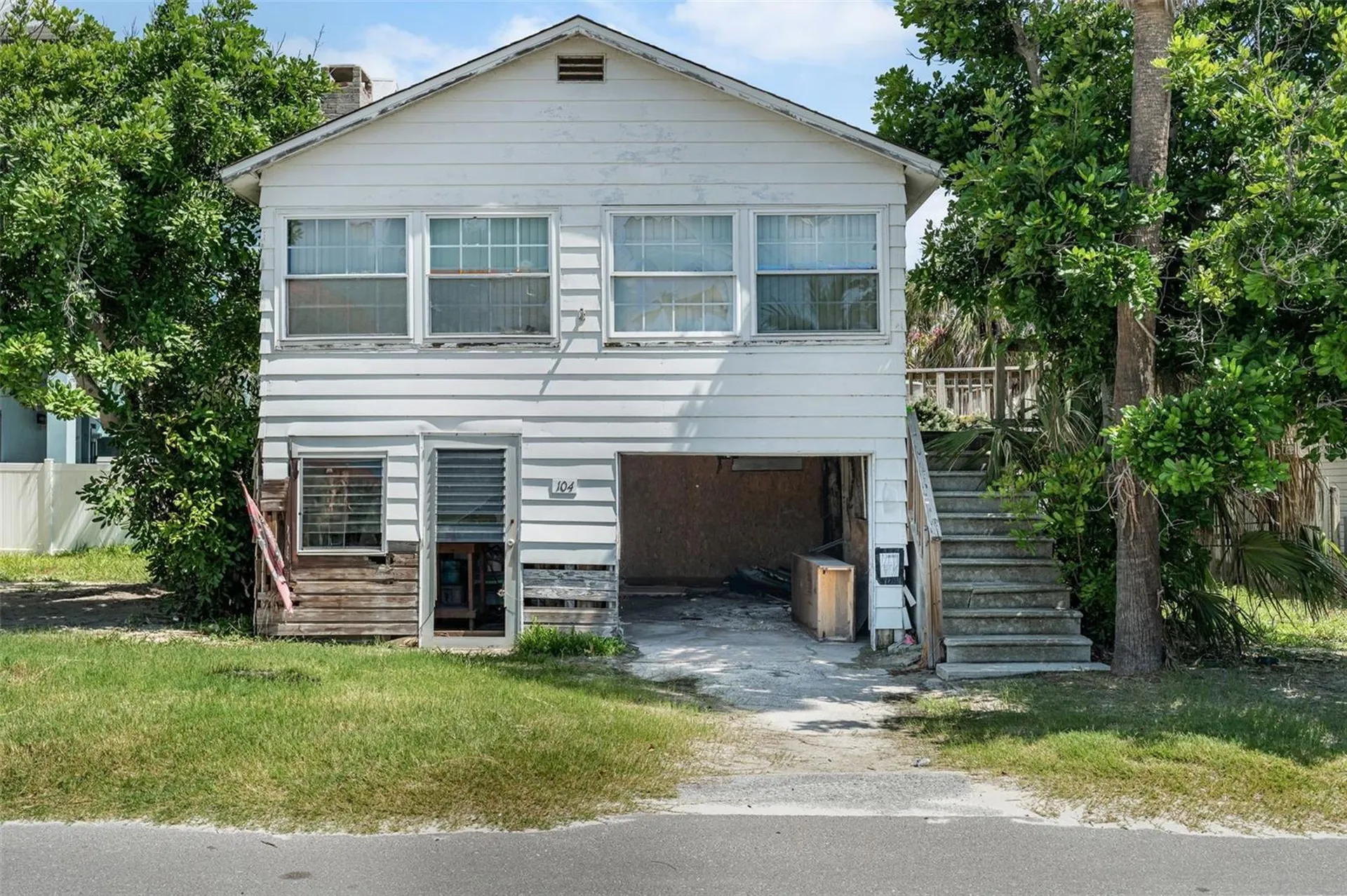 104 10th Street S Bradenton Beach FL 34217