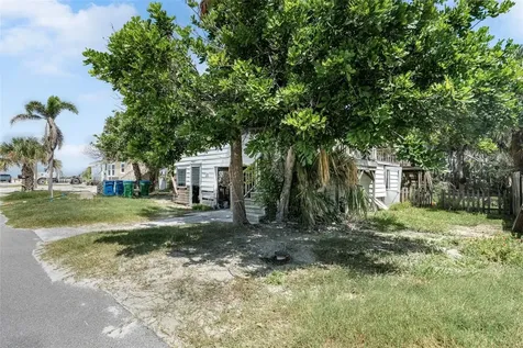 104 10th Street S Bradenton Beach FL 34217