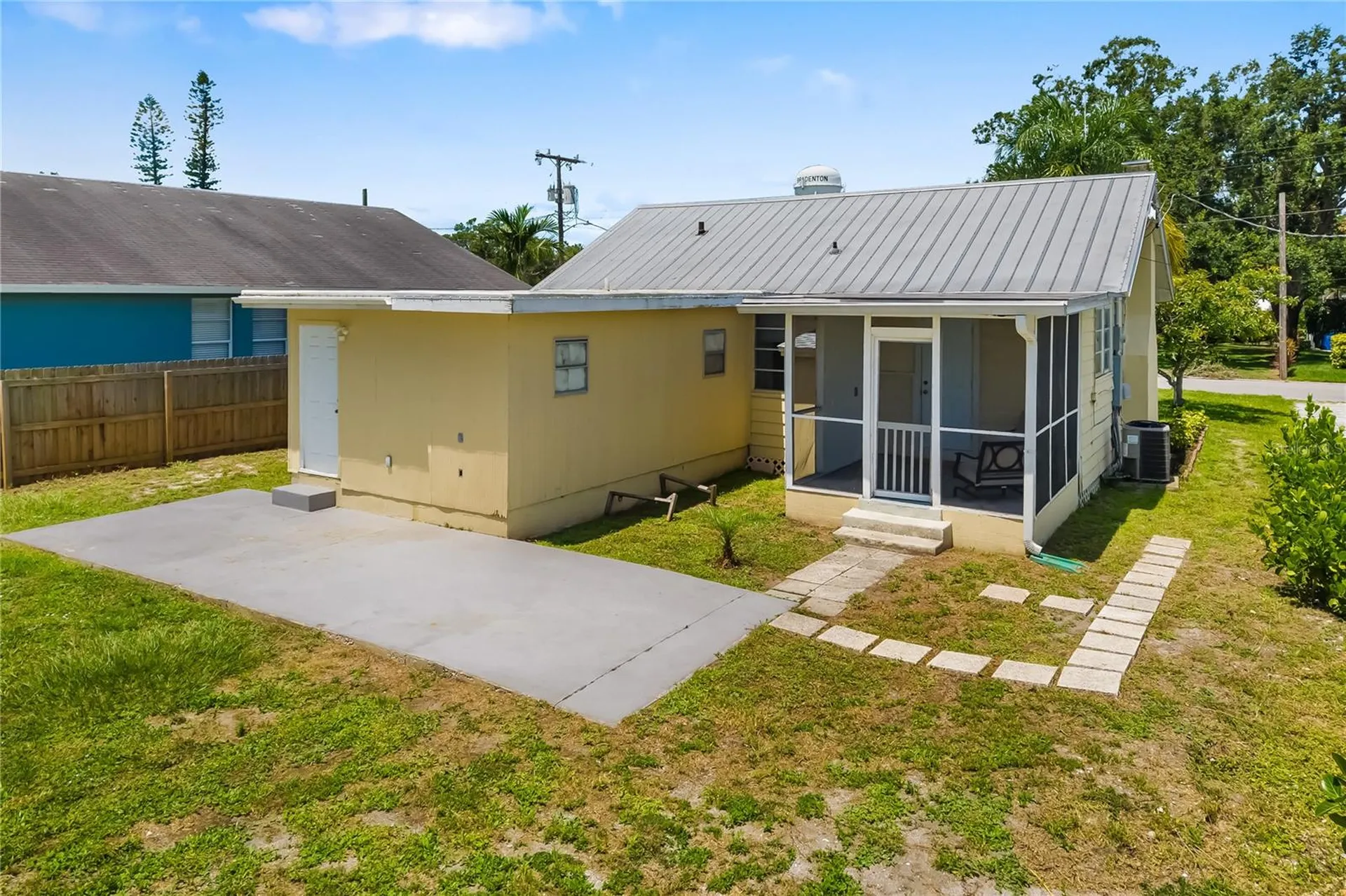1603 17th Street W Bradenton FL 34205