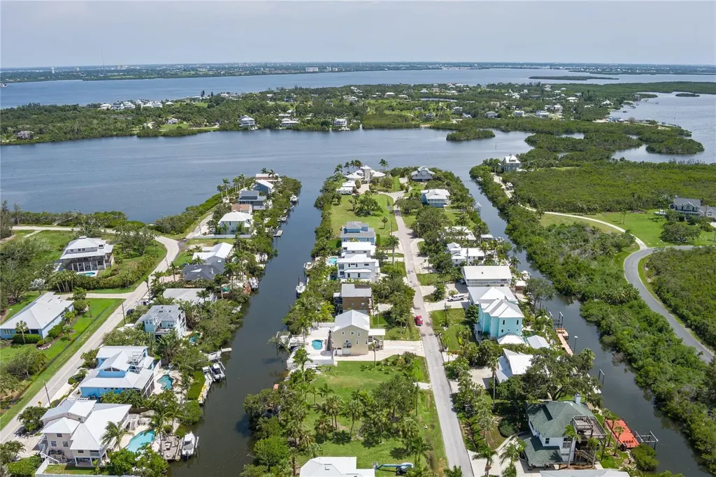 124 Burns Road Terra Ceia FL 34250