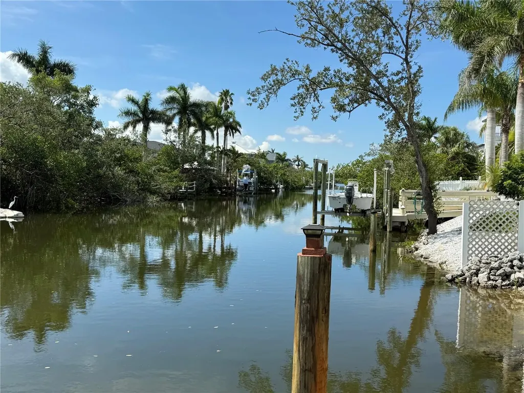 124 Burns Road Terra Ceia FL 34250