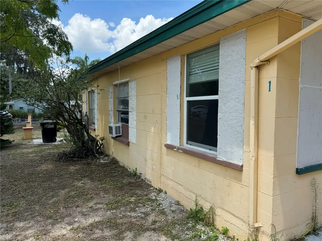2065 N Betty Lane Clearwater FL 33755