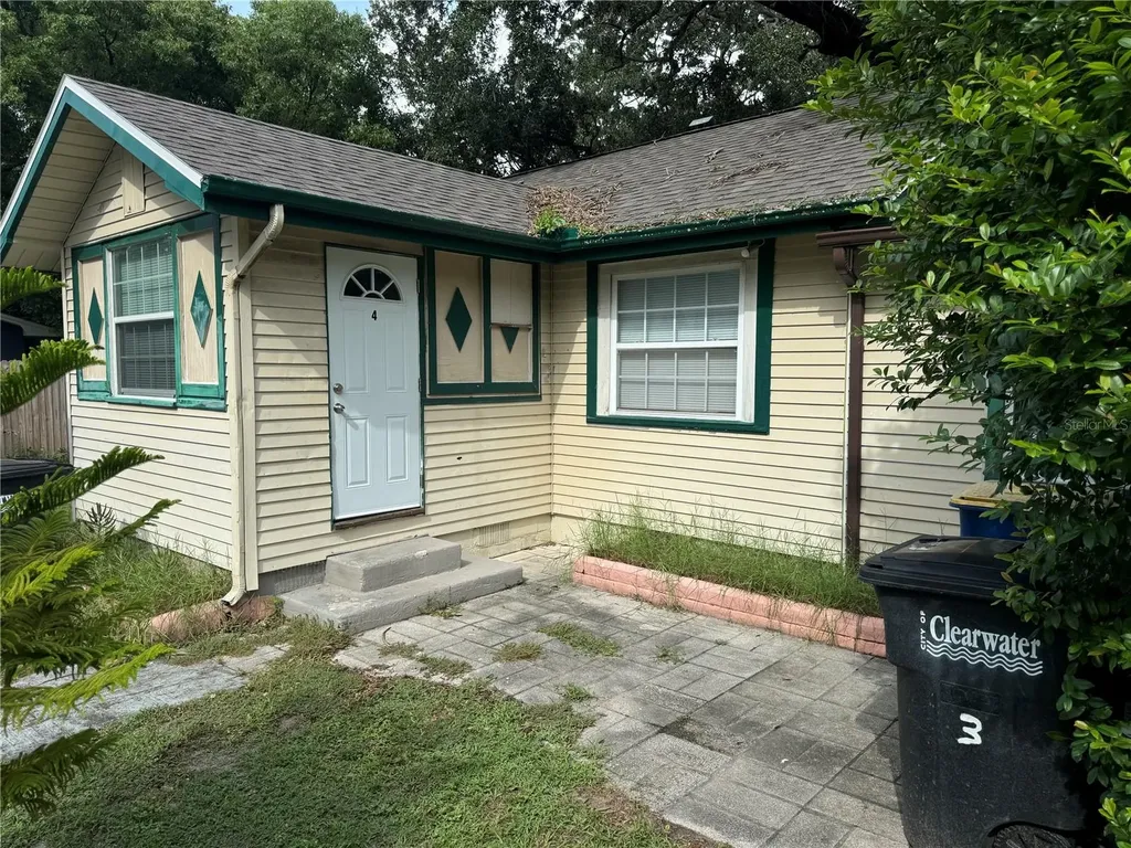 2065 N Betty Lane Clearwater FL 33755