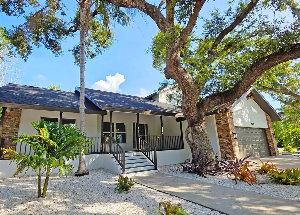 4074 Redbird Circle Sarasota FL 34231