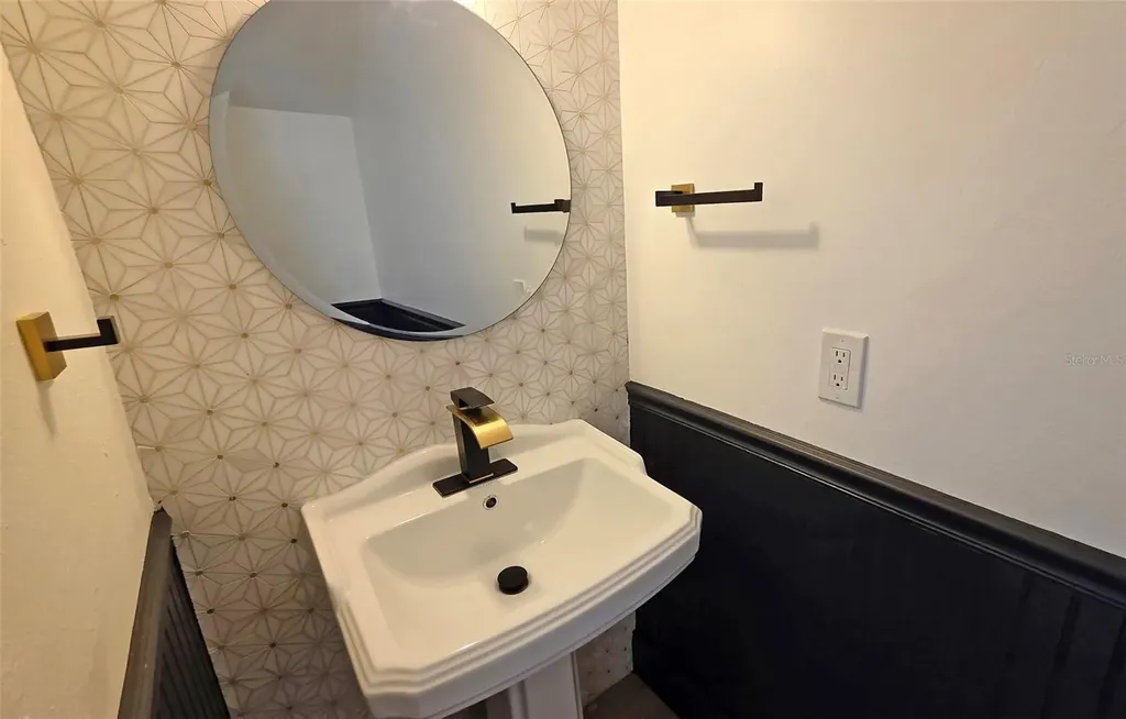 4074 Redbird Circle Sarasota FL 34231