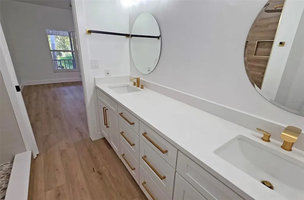4074 Redbird Circle Sarasota FL 34231