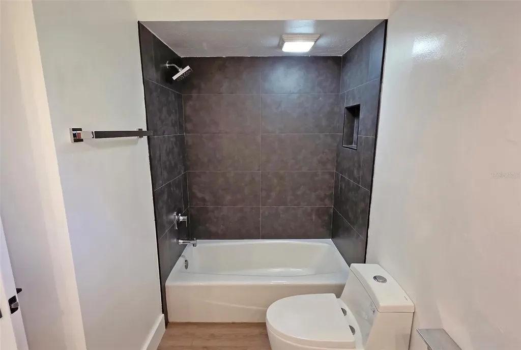 4074 Redbird Circle Sarasota FL 34231