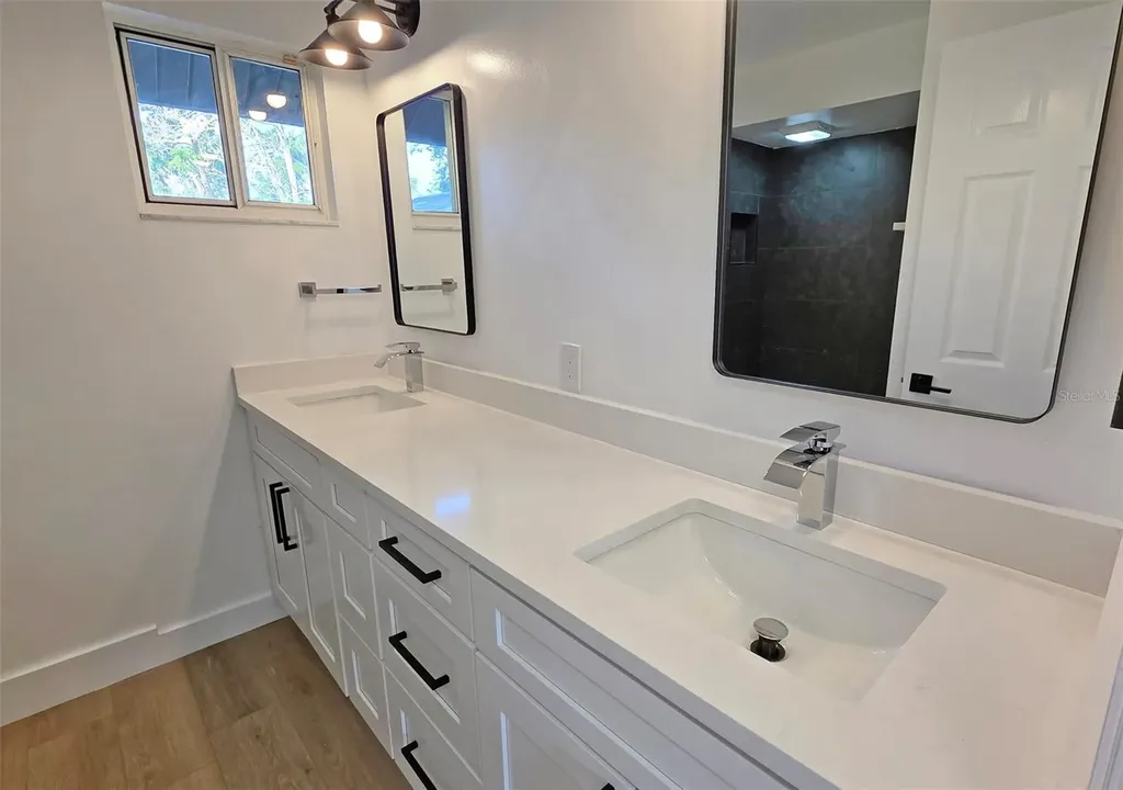 4074 Redbird Circle Sarasota FL 34231