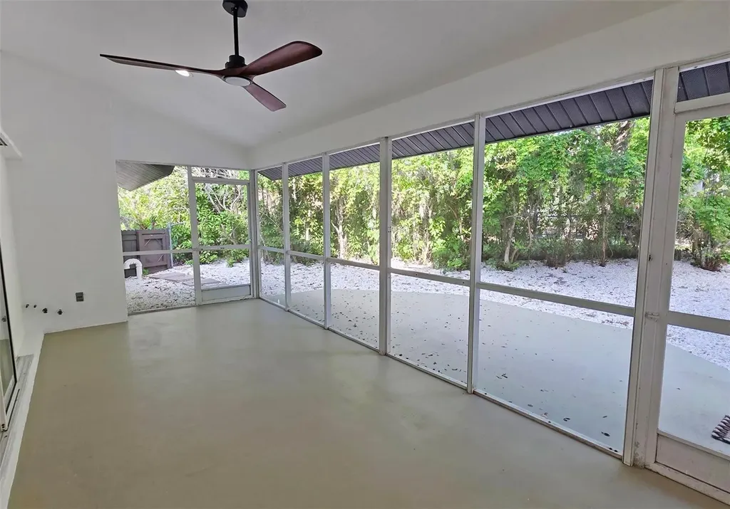 4074 Redbird Circle Sarasota FL 34231