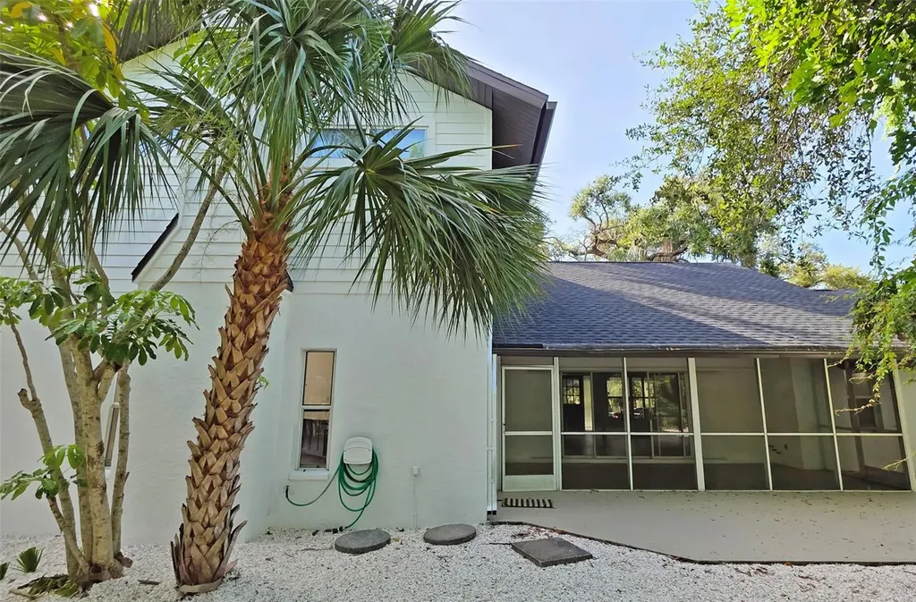4074 Redbird Circle Sarasota FL 34231