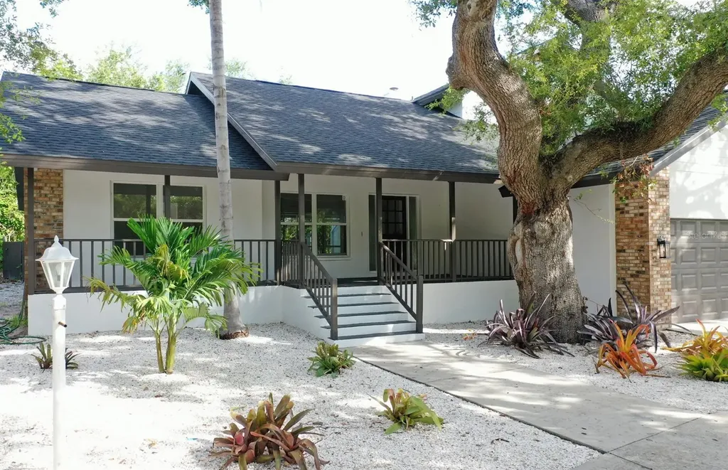 4074 Redbird Circle Sarasota FL 34231