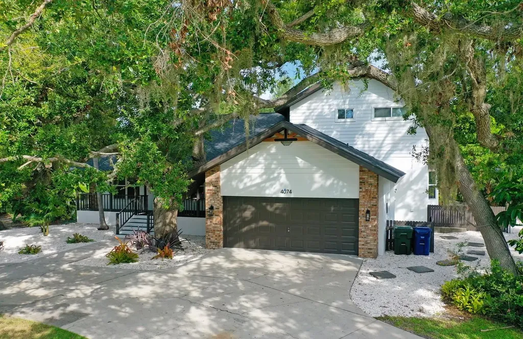 4074 Redbird Circle Sarasota FL 34231