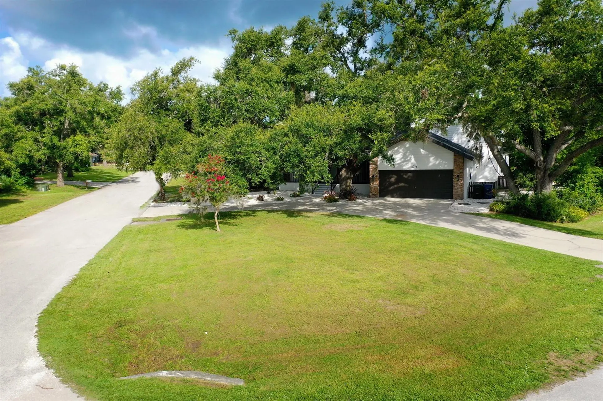 4074 Redbird Circle Sarasota FL 34231