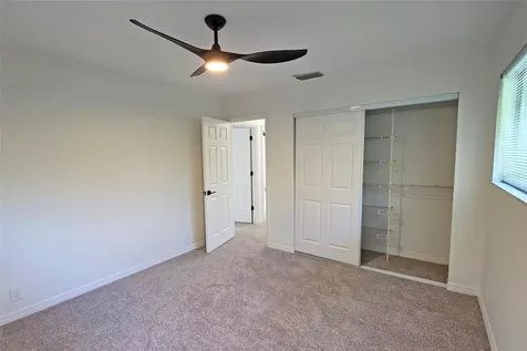 4074 Redbird Circle Sarasota FL 34231