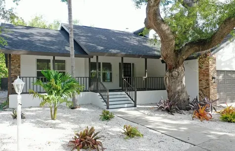 4074 Redbird Circle Sarasota FL 34231