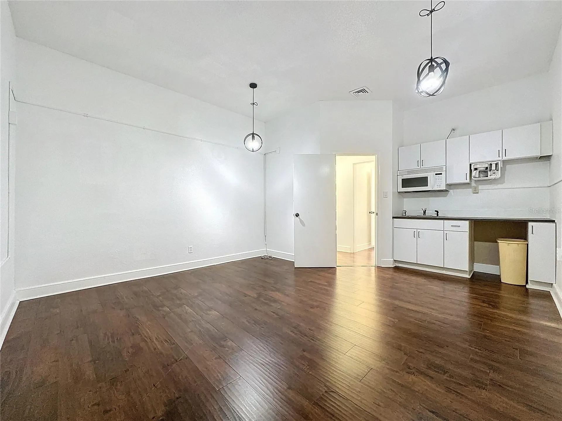 22 W Monument Avenue Kissimmee FL 34741