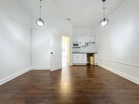 22 W Monument Avenue Kissimmee FL 34741