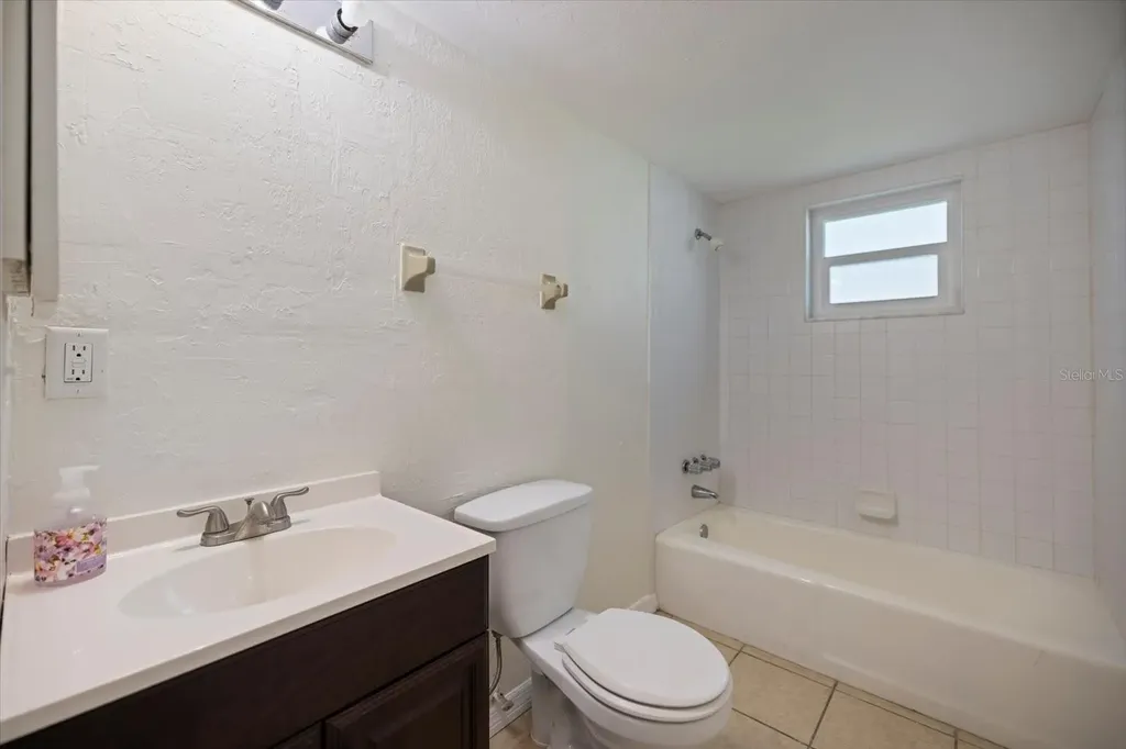 2517 Amanda Drive Sarasota FL 34232