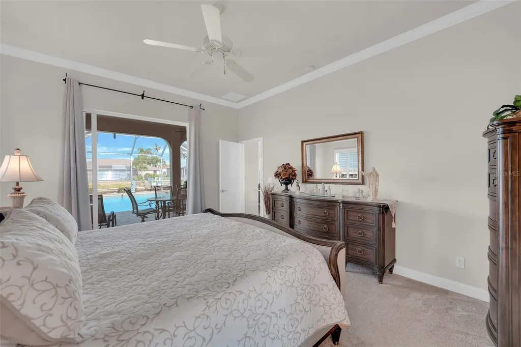 5212 SW 8th Court Cape Coral FL 33914