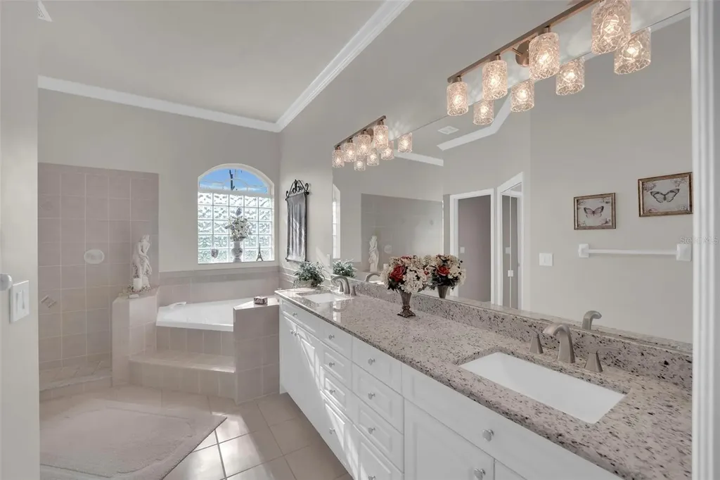 5212 SW 8th Court Cape Coral FL 33914