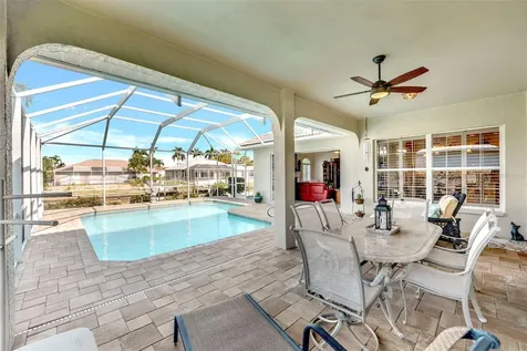 5212 SW 8th Court Cape Coral FL 33914