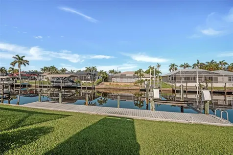 5212 SW 8th Court Cape Coral FL 33914
