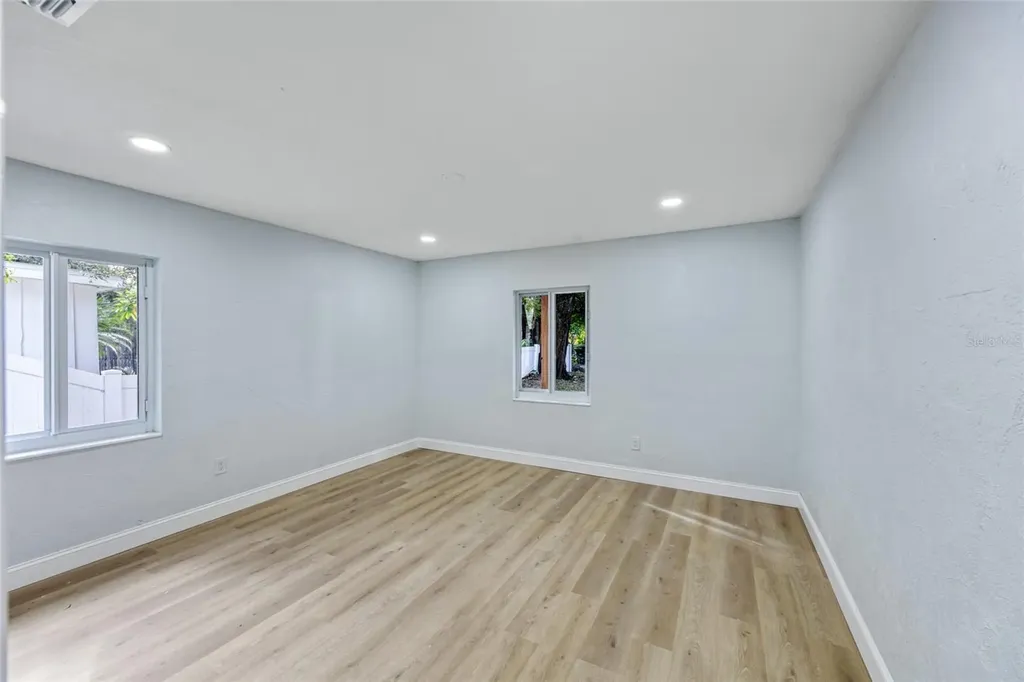 1720 SE Lambright Street Tampa FL 33610