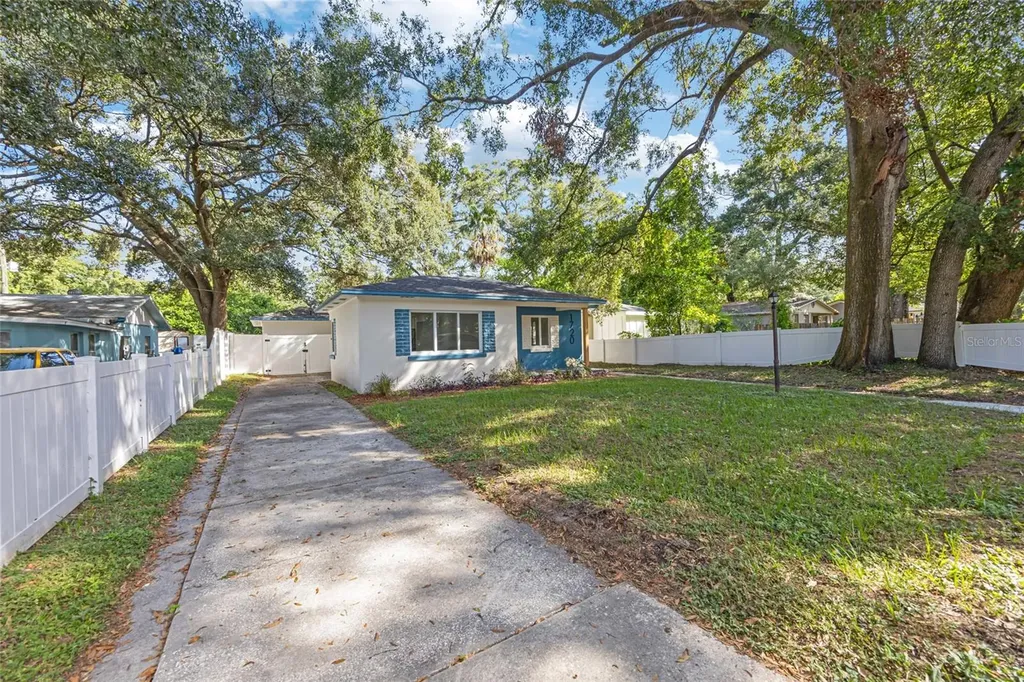 1720 SE Lambright Street Tampa FL 33610