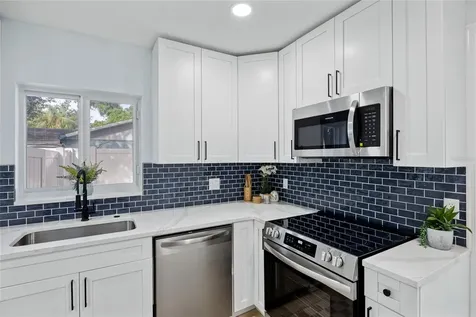 1720 SE Lambright Street Tampa FL 33610