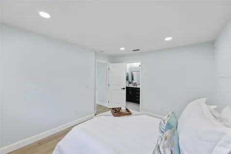 1720 SE Lambright Street Tampa FL 33610